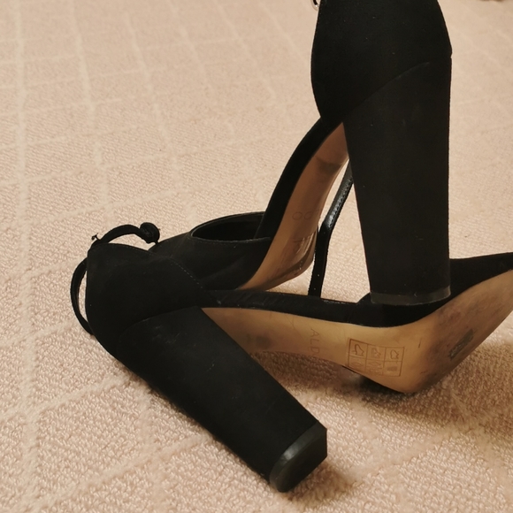 Shoes - Picture 3 of 3